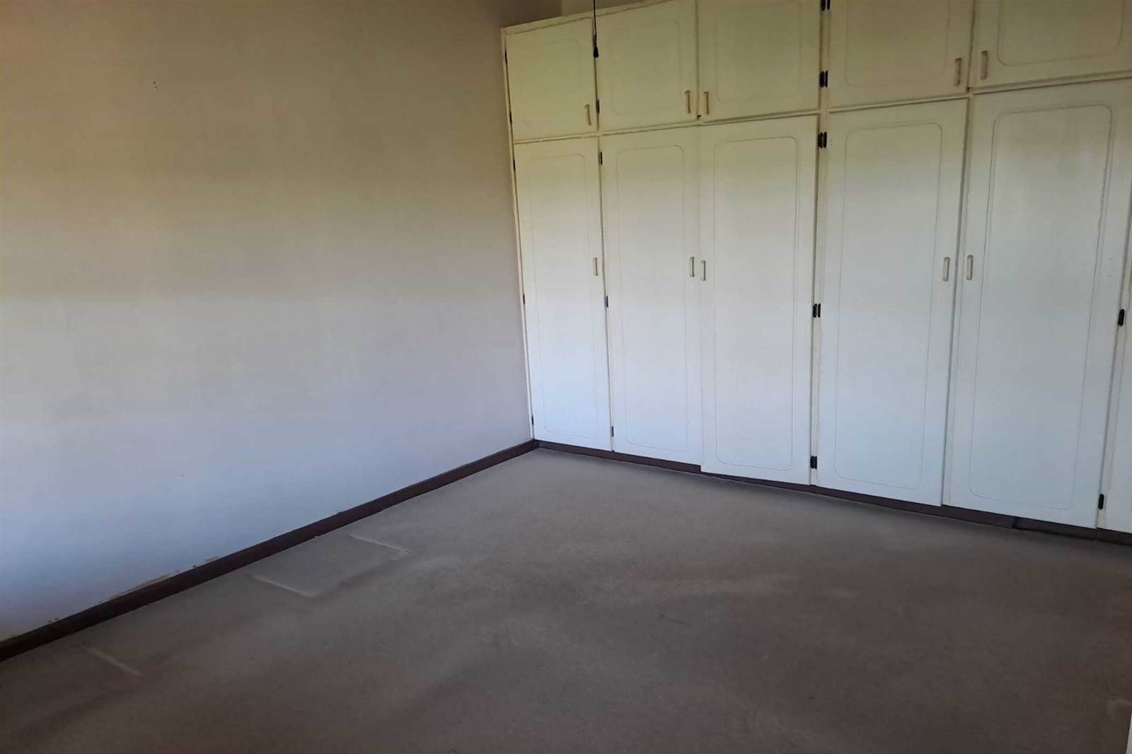 2 Bed Apartment in Doonside photo number 10