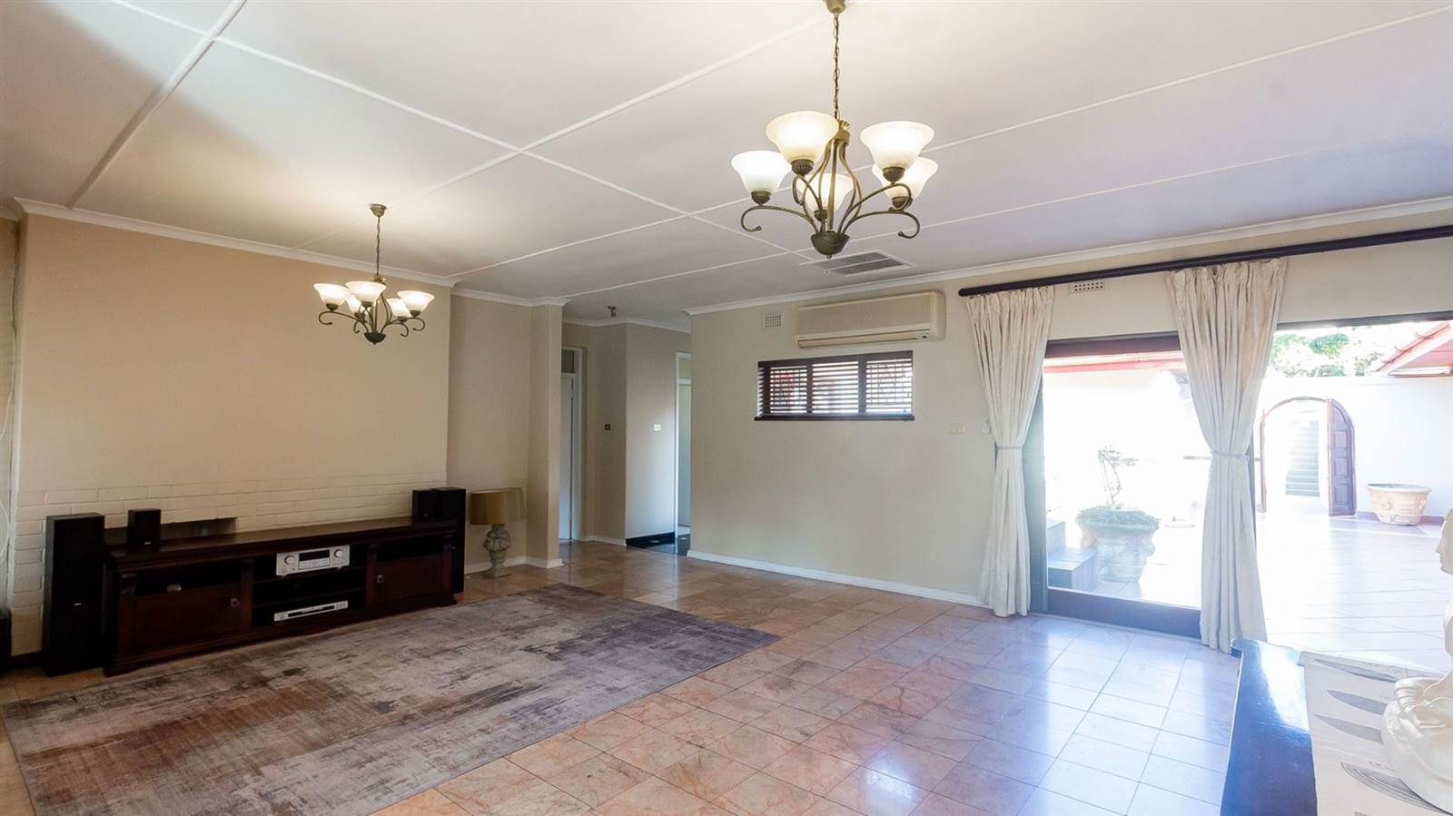 4 Bed House in Durban North photo number 14