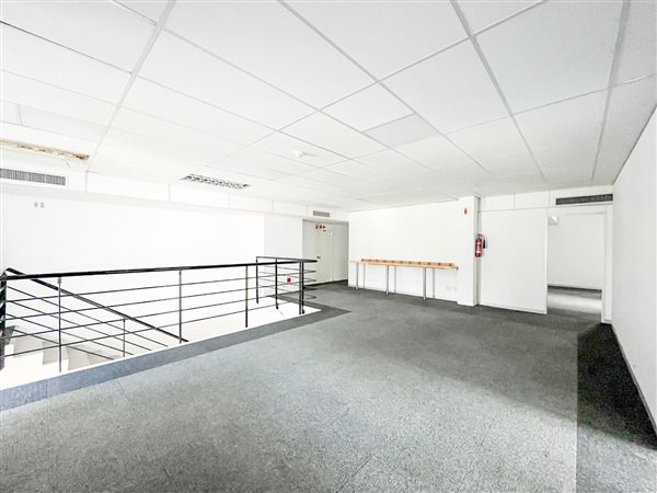 340  m² Office Space