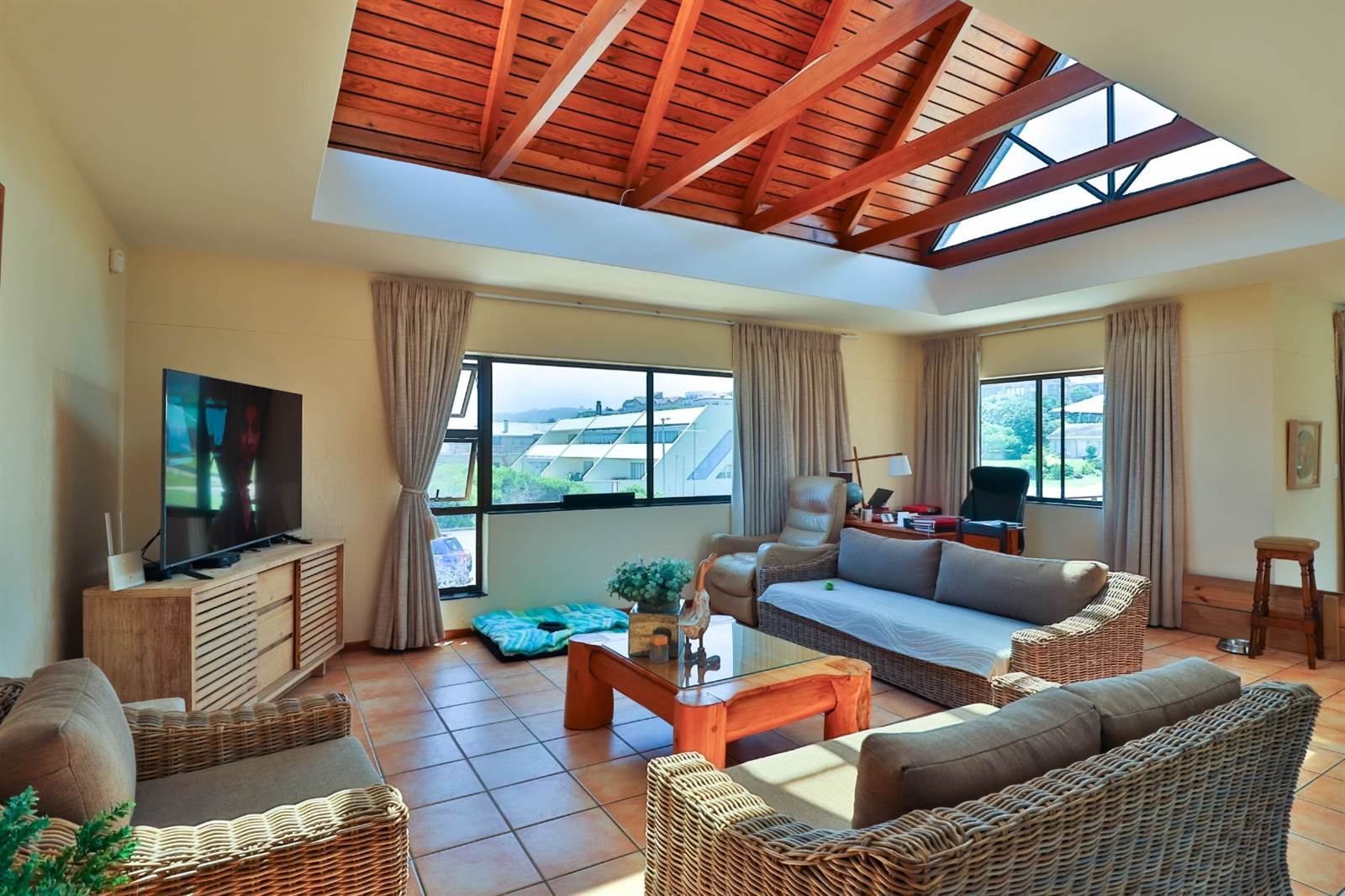 6 Bed House in Outeniqua Strand photo number 24
