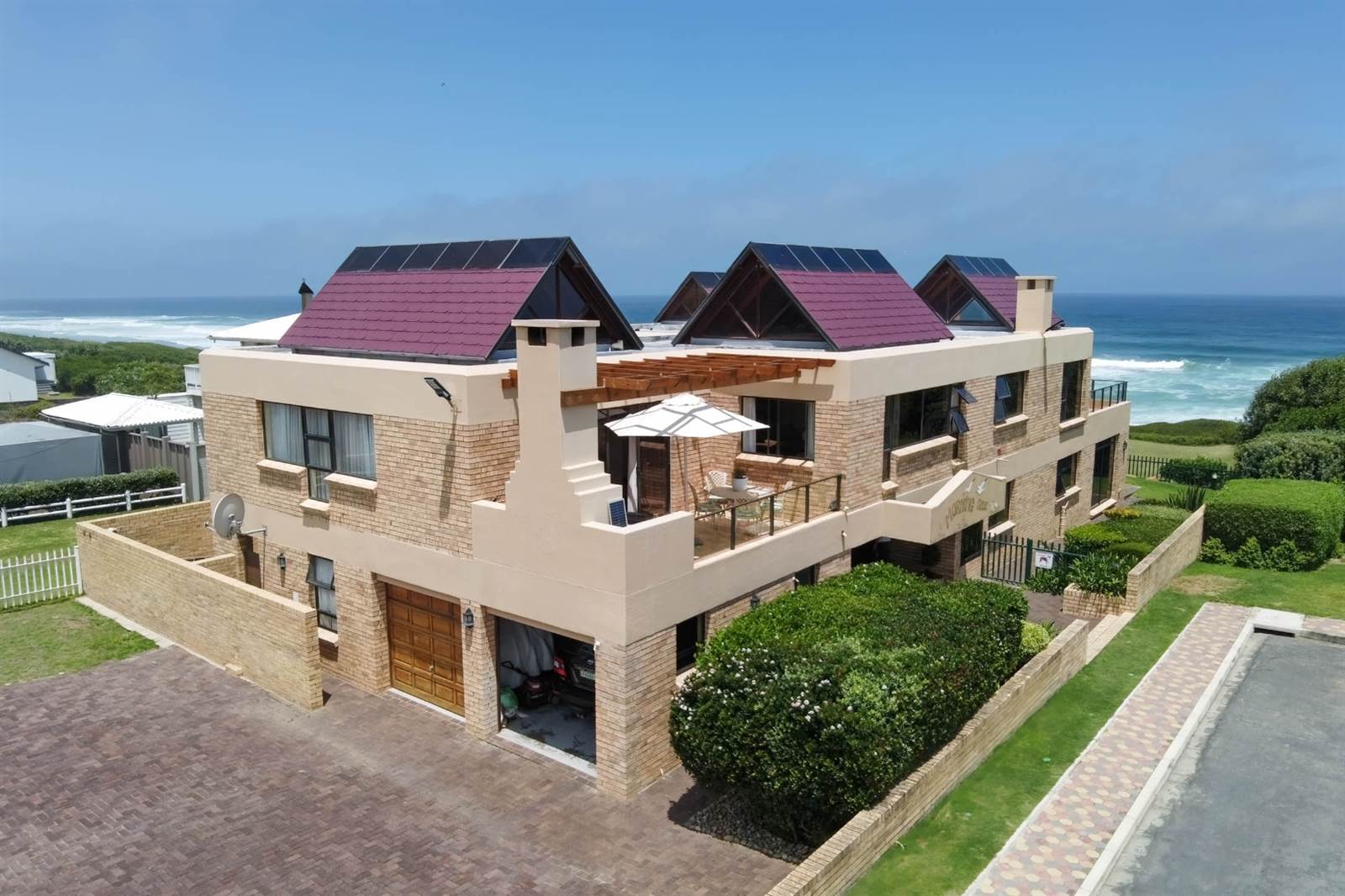 6 Bed House in Outeniqua Strand photo number 2
