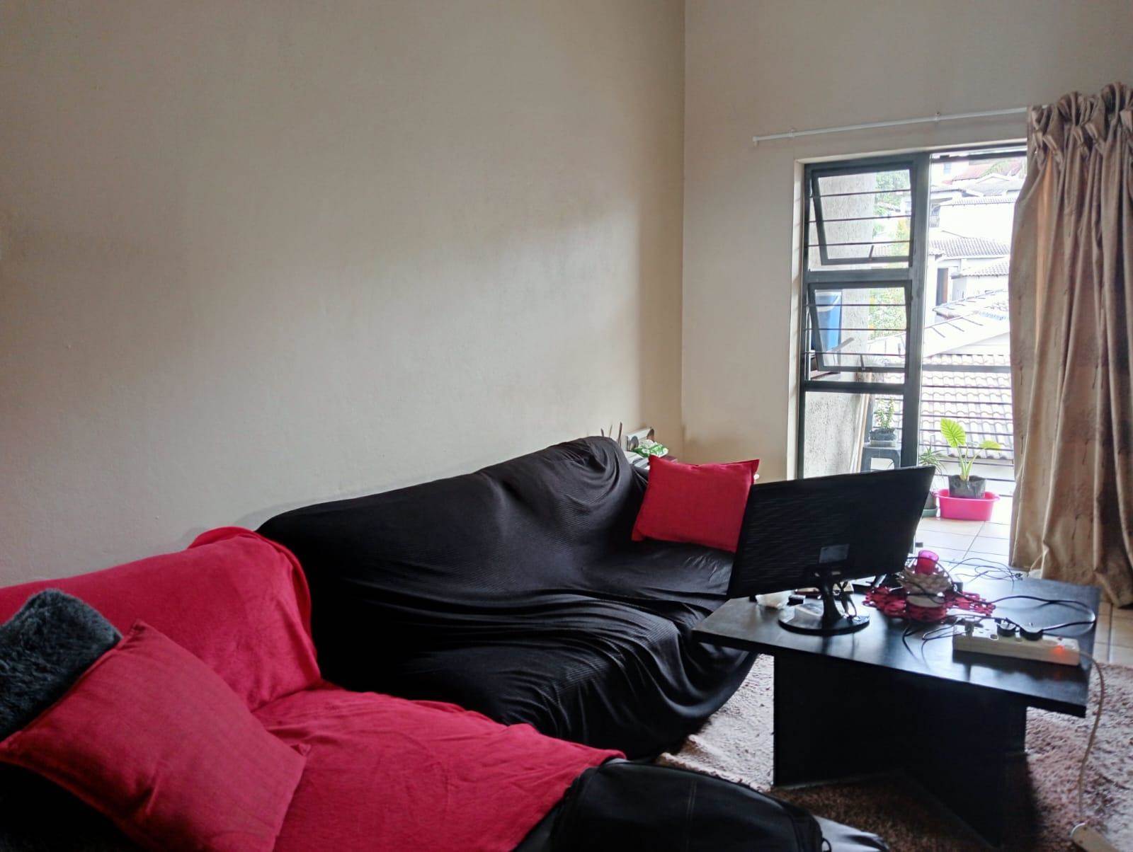 1 Bed Flat in Nelspruit photo number 3