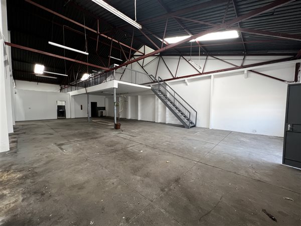 285  m² Industrial space