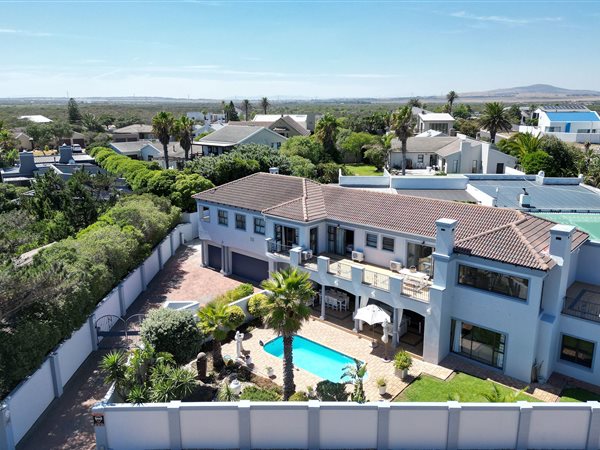 5 Bedroom House 5 Bedroom House