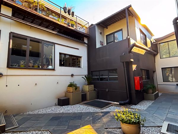 4 Bedroom Townhouse 4 Bedroom Townhouse