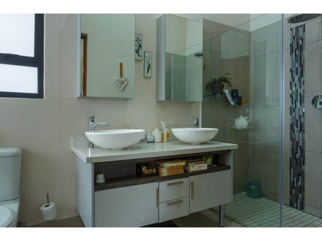 4 Bed Townhouse in Waterkloof photo number 11