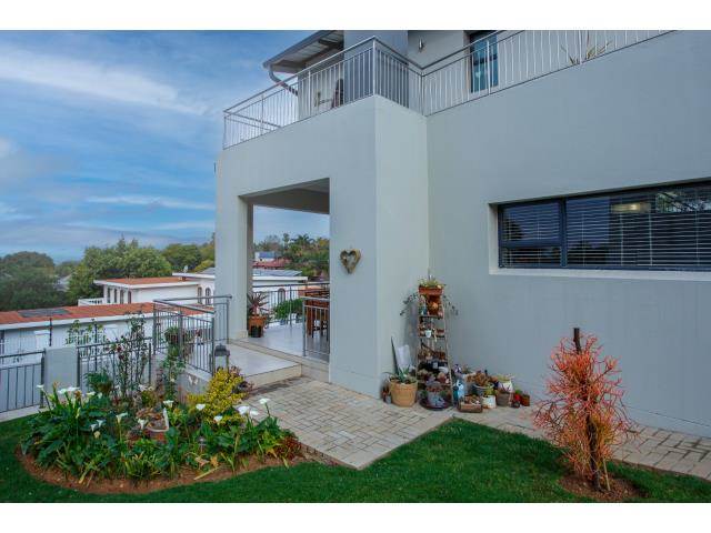 4 Bed Townhouse in Waterkloof photo number 23