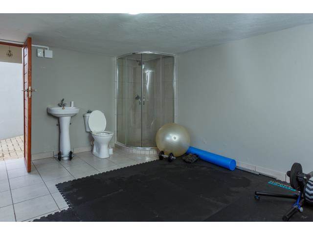 4 Bed Townhouse in Waterkloof photo number 20