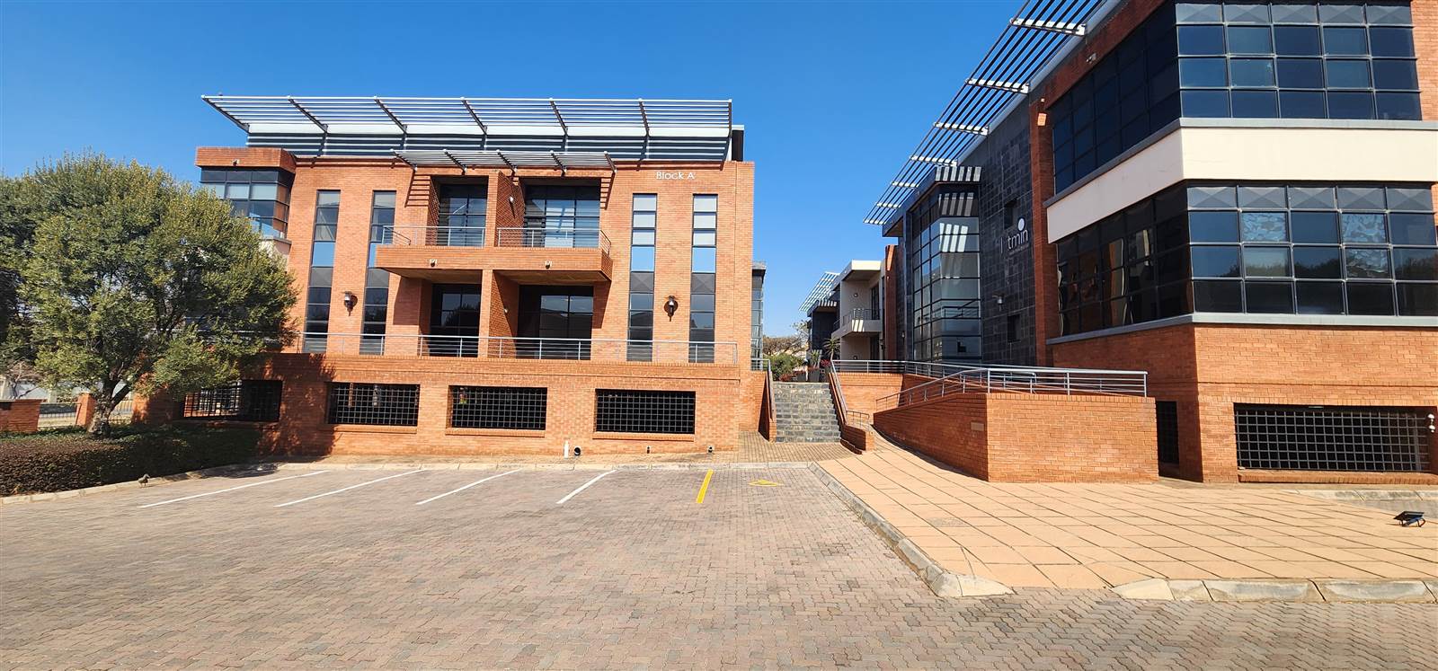 153.3  m² Commercial space in Highveld photo number 1