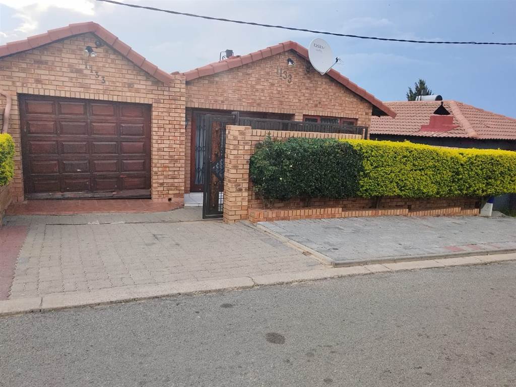 4 Bed House in Klipfontein View photo number 1