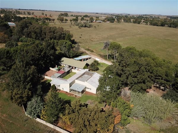 1.1 ha Smallholding 1.1 ha Smallholding