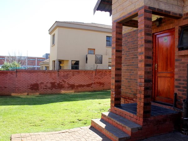 2 Bedroom Townhouse 2 Bedroom Townhouse