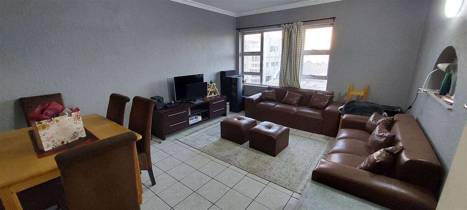 1 Bed Apartment in Strand North photo number 4