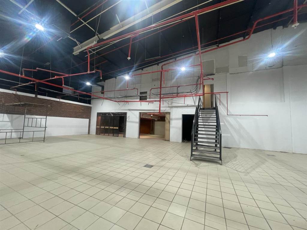 520  m² Commercial space in Bardene photo number 10