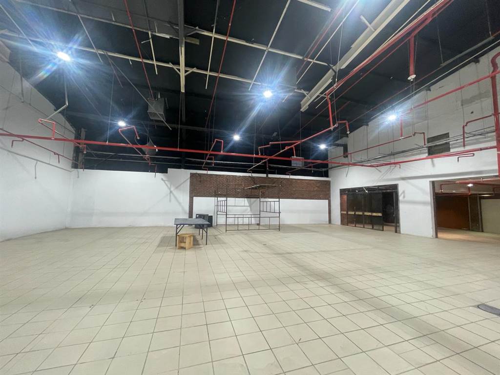 520  m² Commercial space in Bardene photo number 11