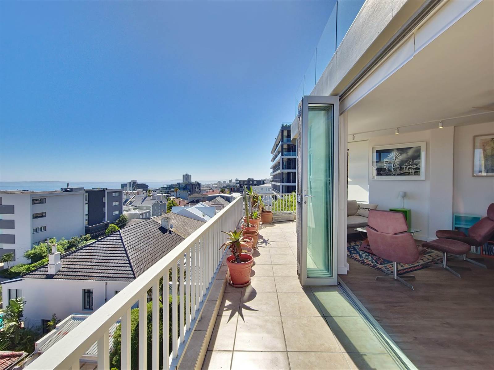 2 Bed Apartment in Bantry Bay photo number 13