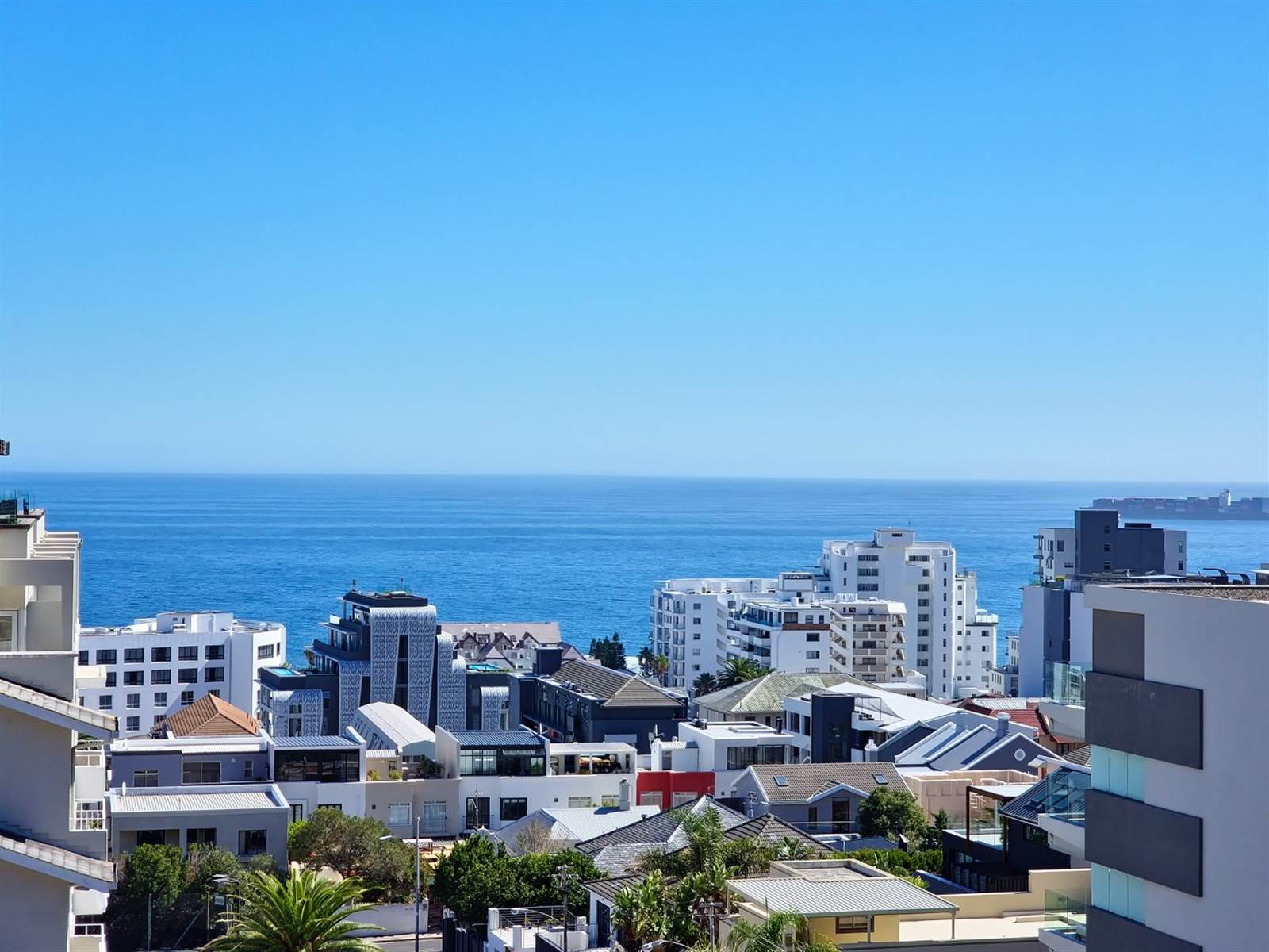 2 Bed Apartment in Bantry Bay photo number 4