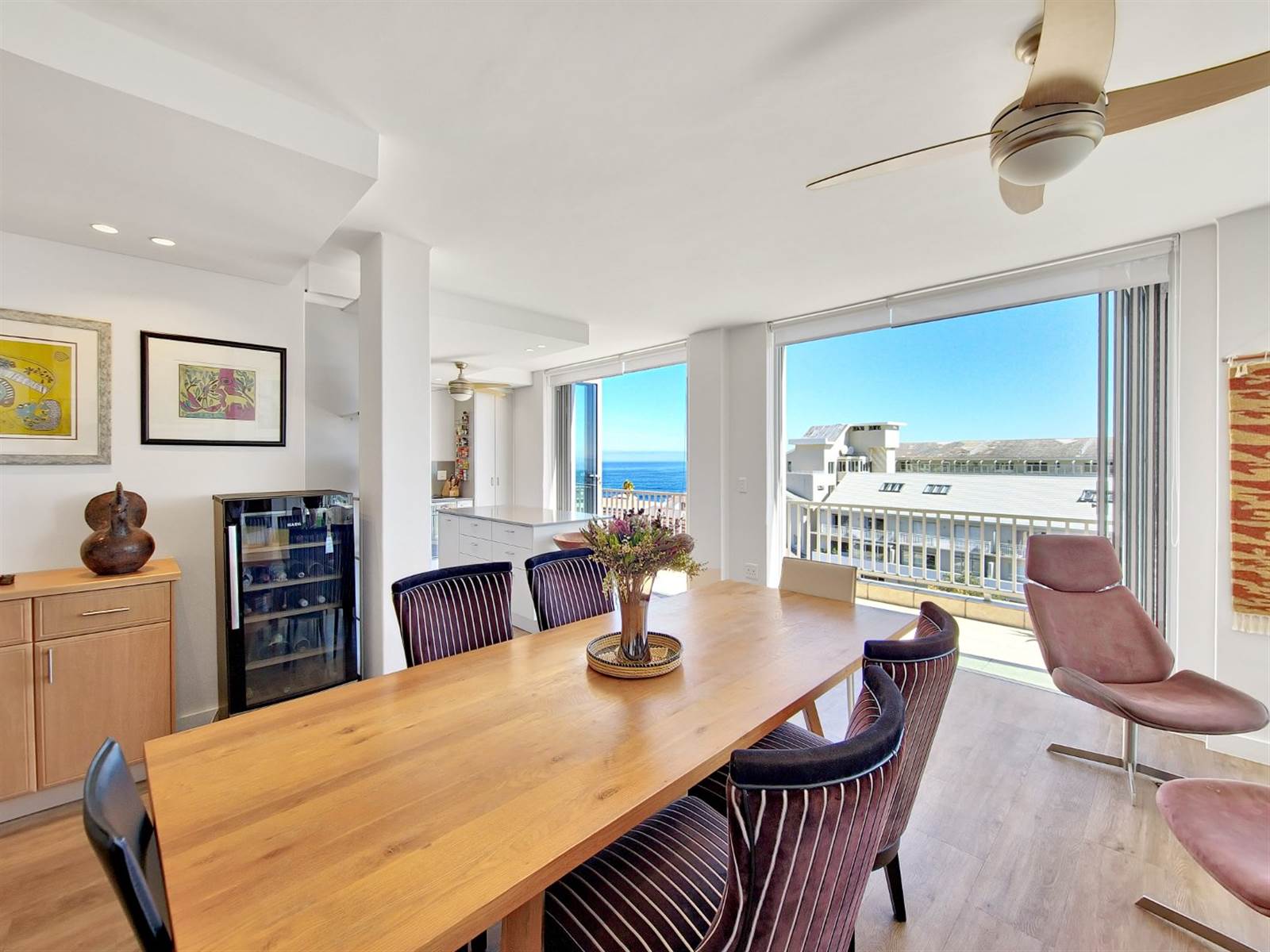 2 Bed Apartment in Bantry Bay photo number 12