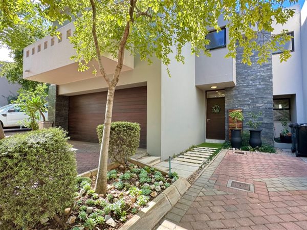 2 Bed Townhouse in Lombardy Estate