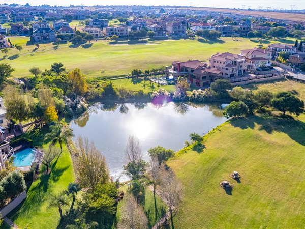 1246 m² Land available in Blue Valley Golf Estate