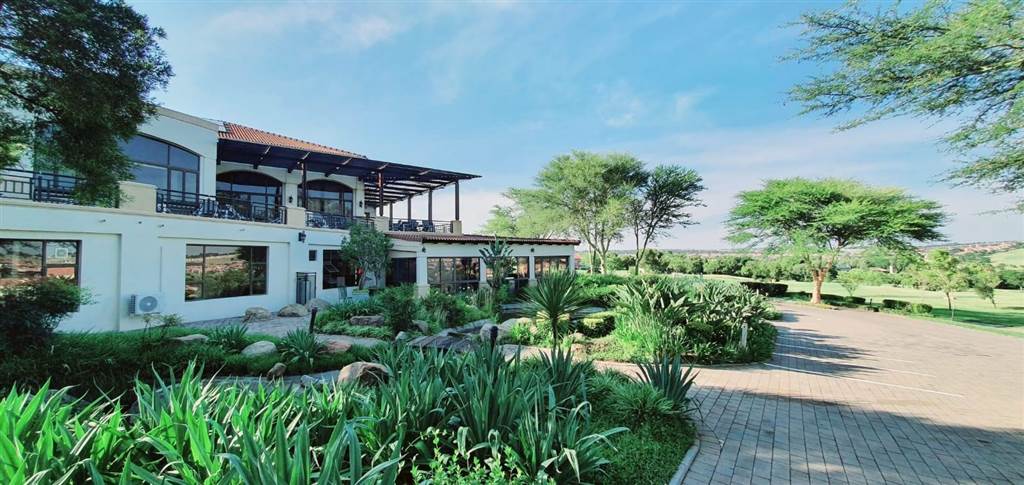 1246 m² Land available in Blue Valley Golf Estate photo number 8