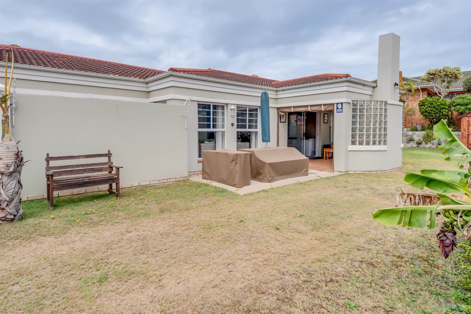 4 Bed Townhouse in Summerstrand photo number 12