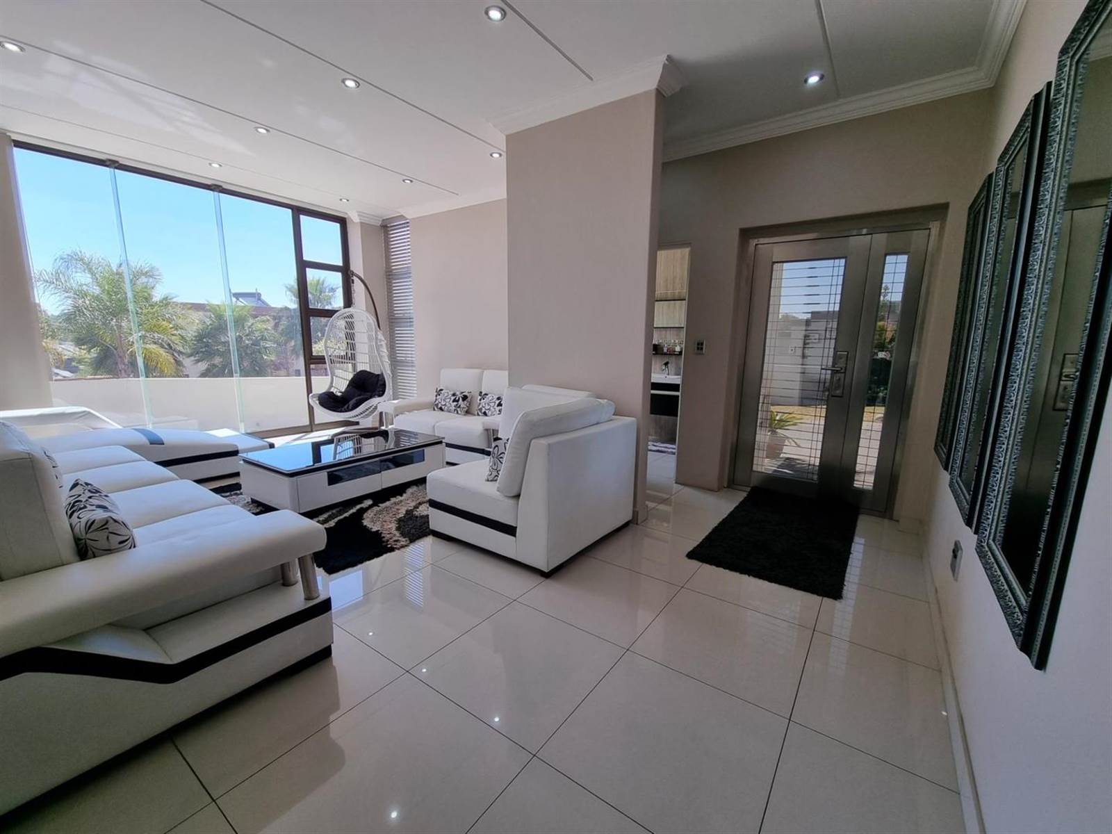 7 Bed House in Kyalami photo number 26