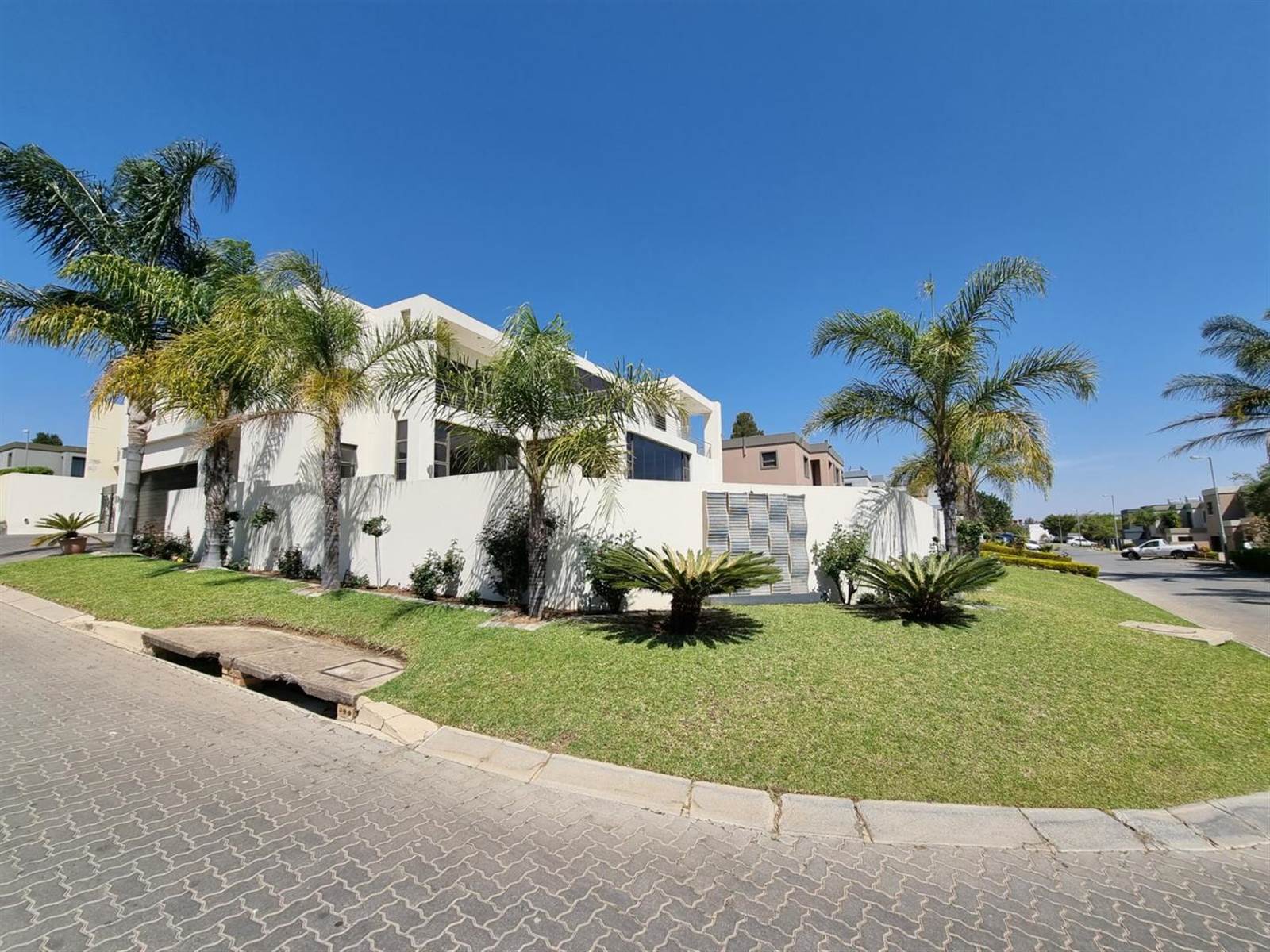 7 Bed House in Kyalami photo number 6