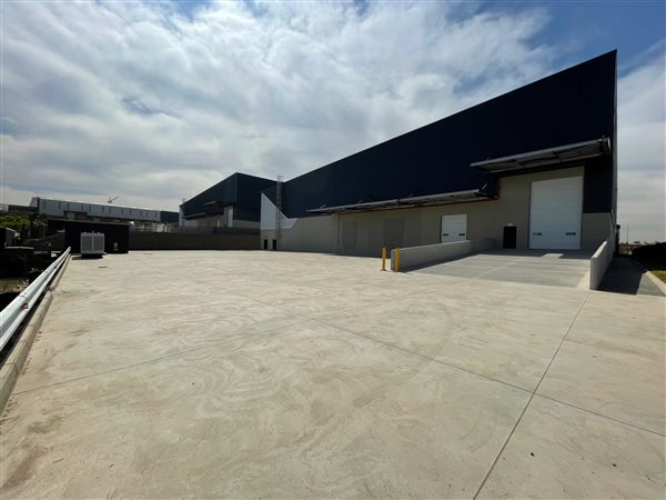 4 899  m² Industrial space