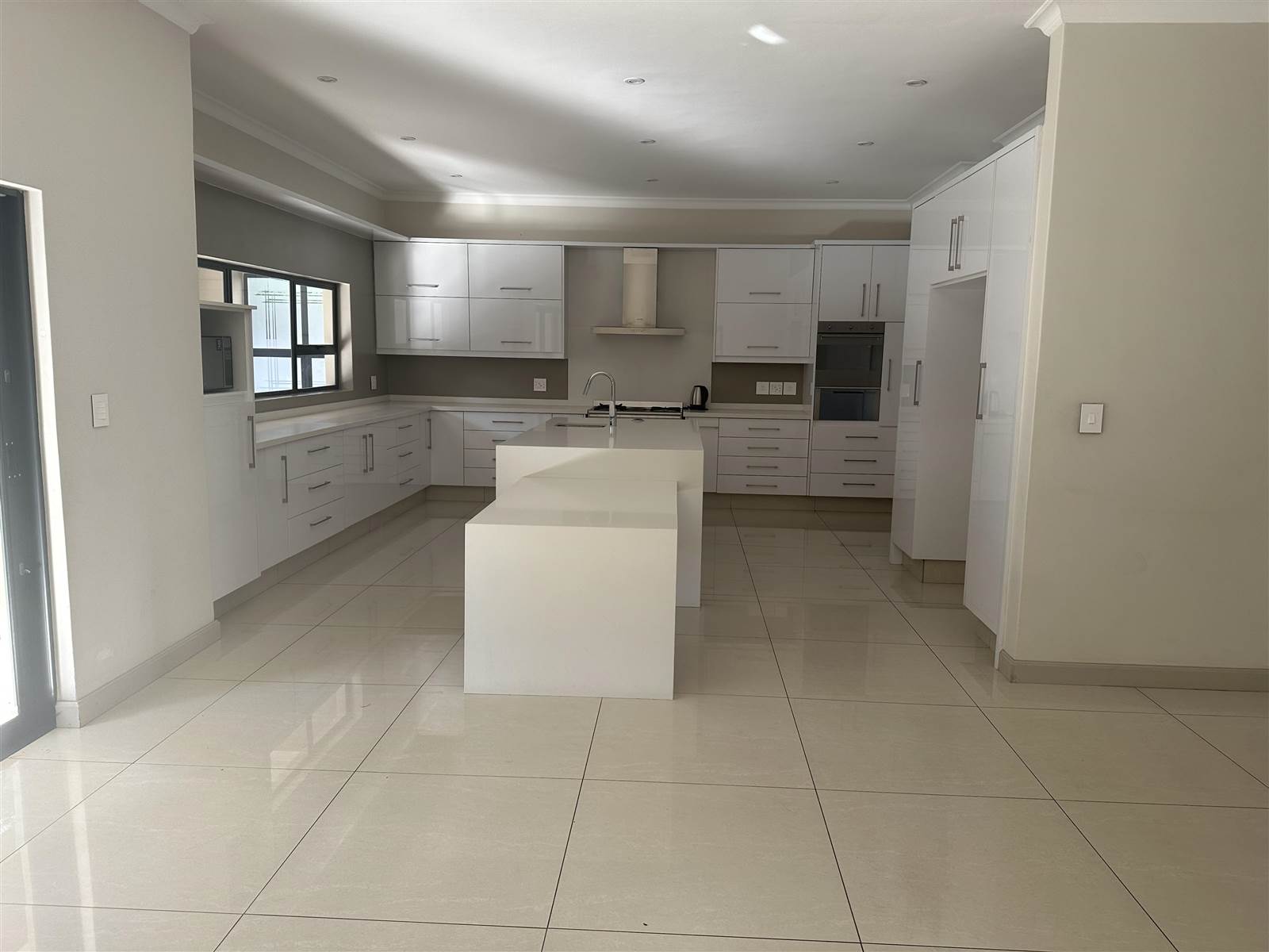 5 Bed Cluster in Rivonia photo number 5