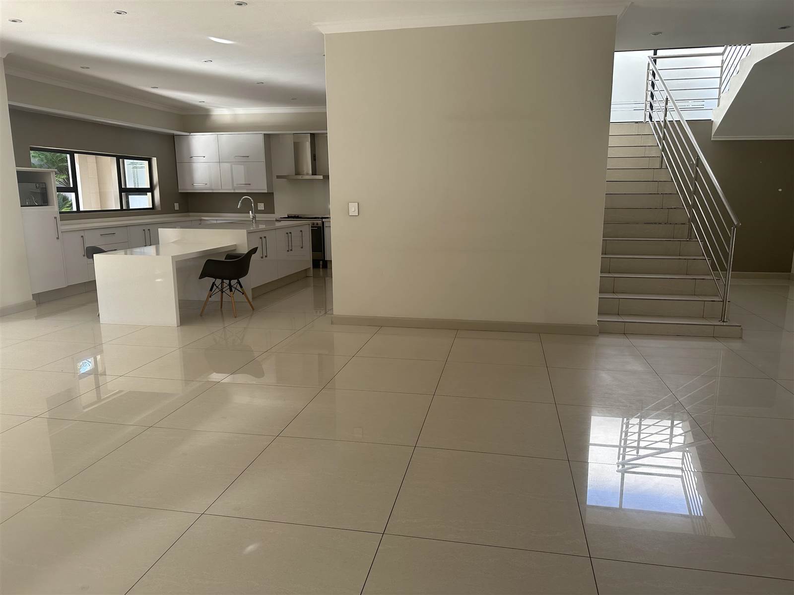 5 Bed Cluster in Rivonia photo number 3