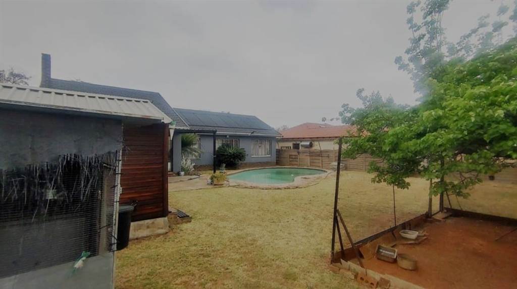 3 Bed House in Roodekop photo number 13