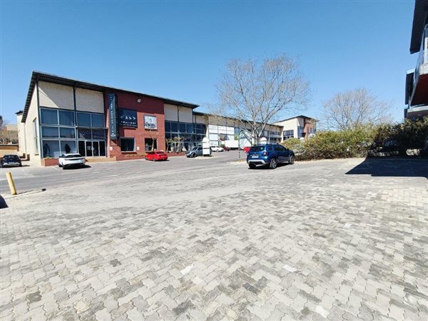 648  m² Industrial space