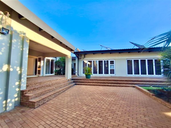 4 Bedroom House 4 Bedroom House