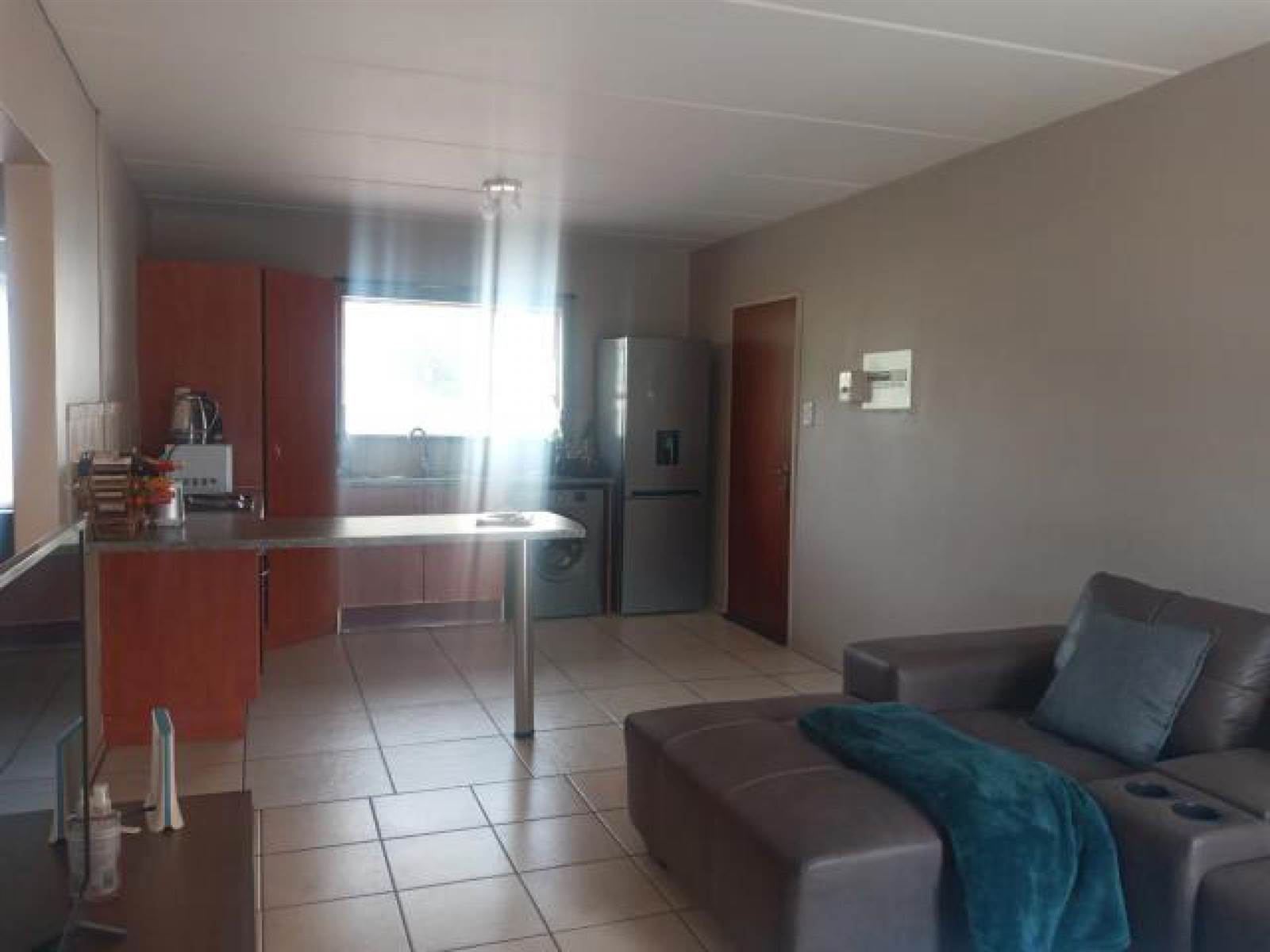 2 Bed Townhouse in Kleinfontein photo number 27