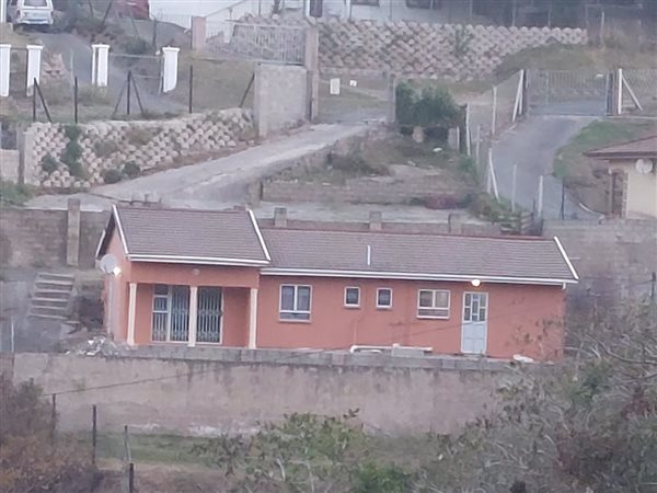 3.5 Bedroom House 3.5 Bedroom House