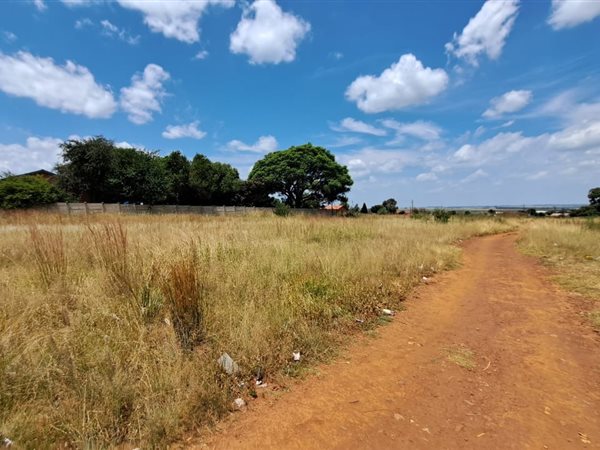 2855 m² Land available in Koster