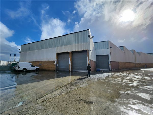 3 742  m² Industrial space