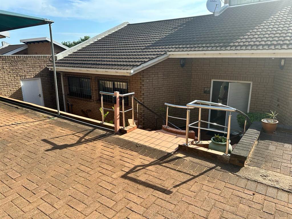 4 Bed House in Umgeni Park photo number 17