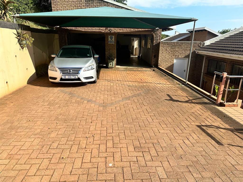 4 Bed House in Umgeni Park photo number 8