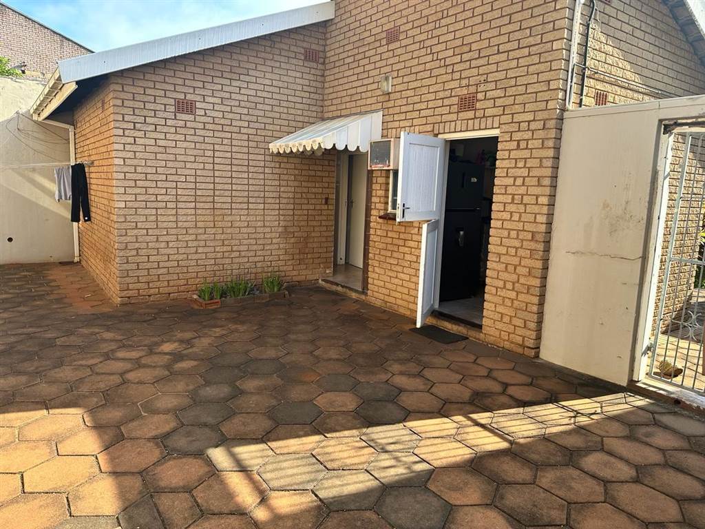 4 Bed House in Umgeni Park photo number 16