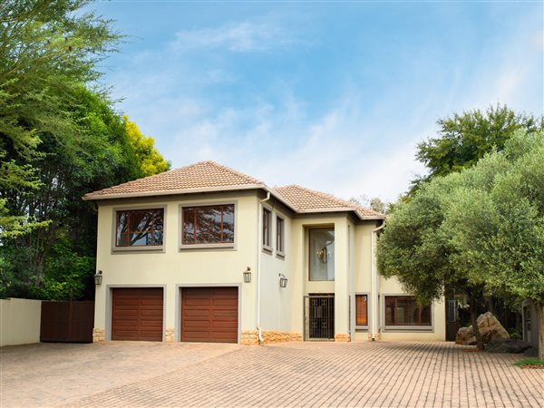 6 Bed House in Willow Acres