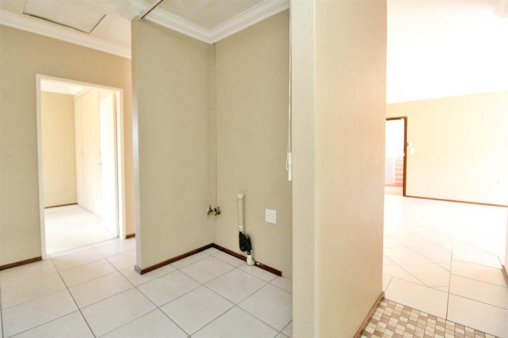 3 Bed Apartment in Linksfield Ridge photo number 9