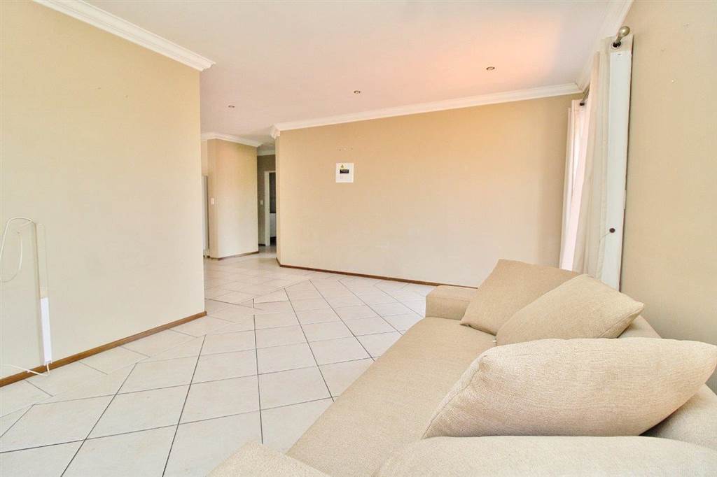 3 Bed Apartment in Linksfield Ridge photo number 7