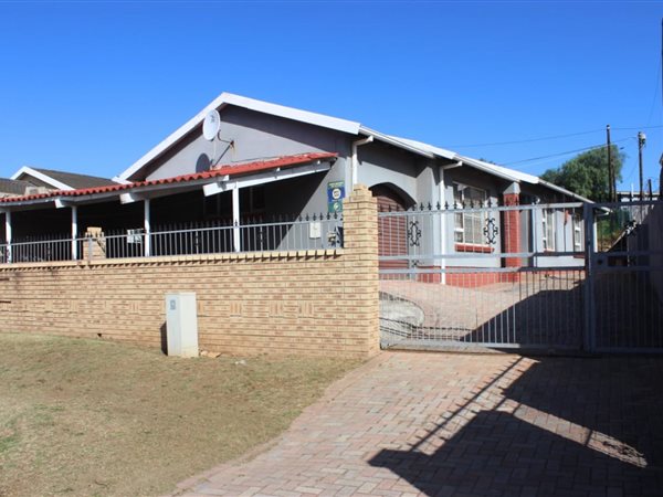 3 Bedroom House 3 Bedroom House