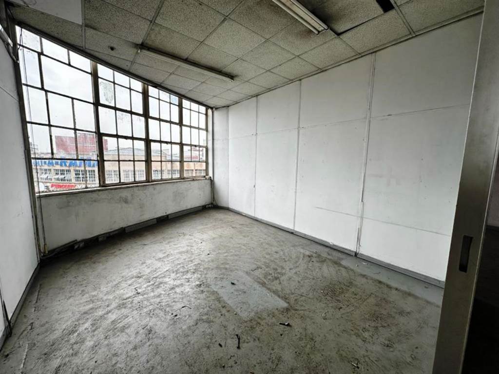 369  m² Office Space in Greyville photo number 13