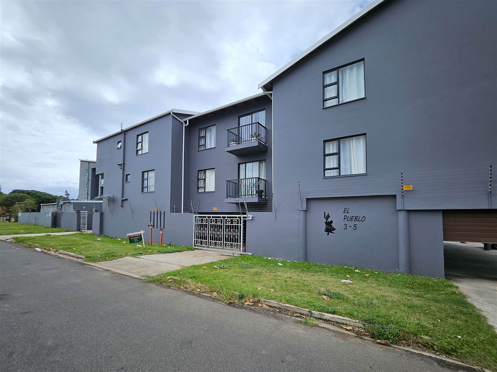 1 Bed Apartment in Athlone Park photo number 1