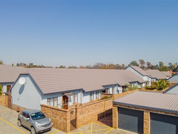 3 Bedroom Townhouse 3 Bedroom Townhouse
