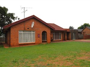3 Bed House in Dersley
