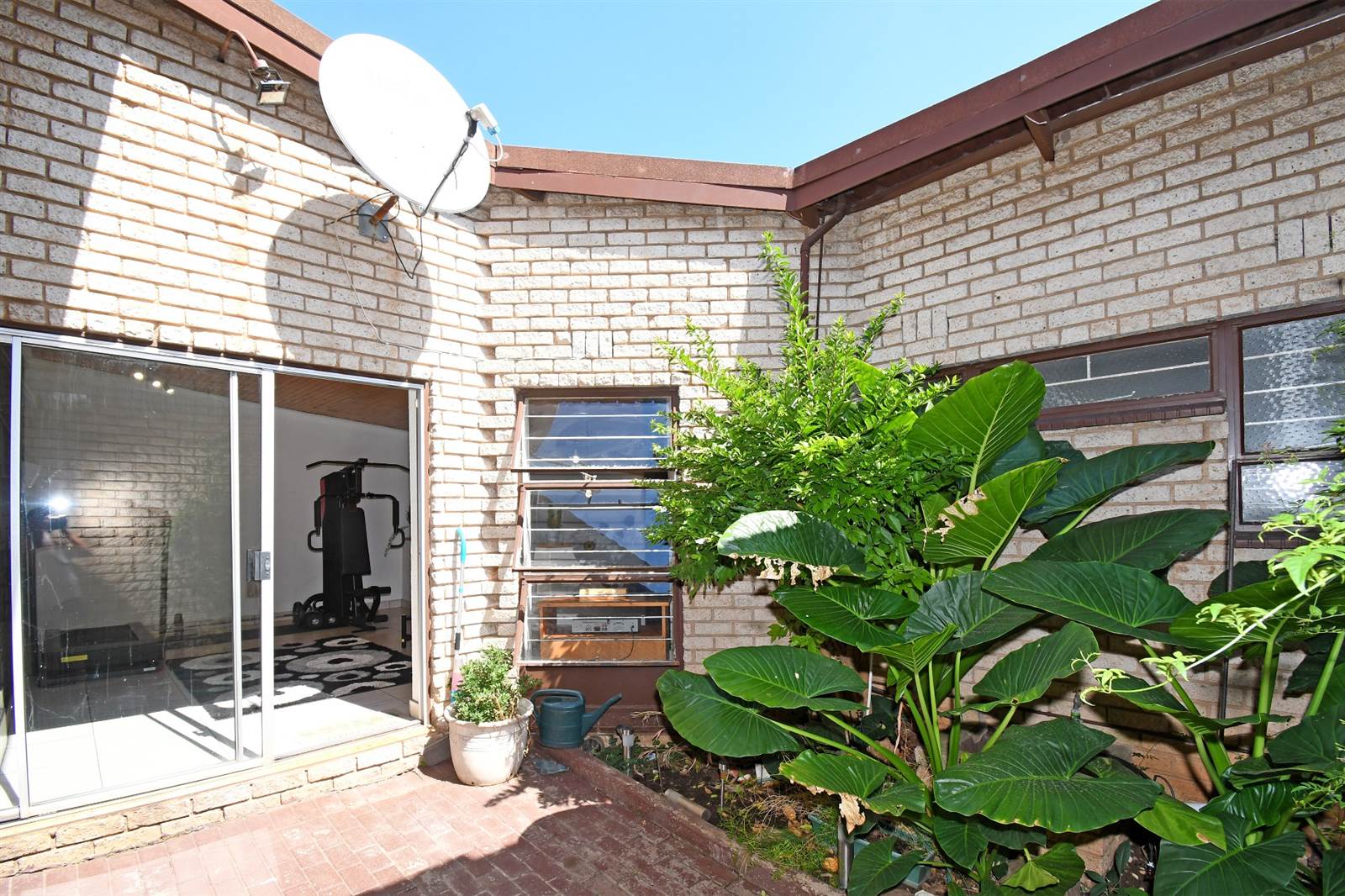 3 Bed Townhouse in Constantia Kloof photo number 18